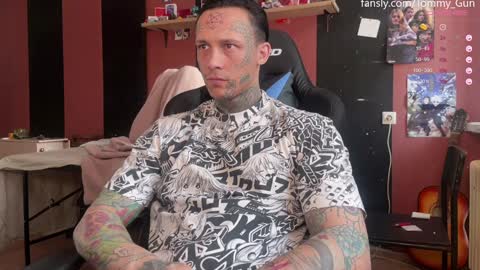 Snapshot of tommy__gun_ chatting on 12.18.24 Tommy and Katana online show from 12.18.24