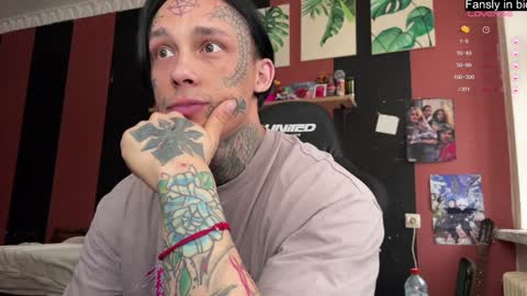 Snapshot of tommy__gun_ chatting on 12.23.24 Tommy and Katana online show from 12.23.24