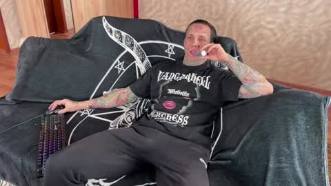 Snapshot of tommy__gun_ chatting on 01.28.25 Tommy and Katana online show from 01.28.25