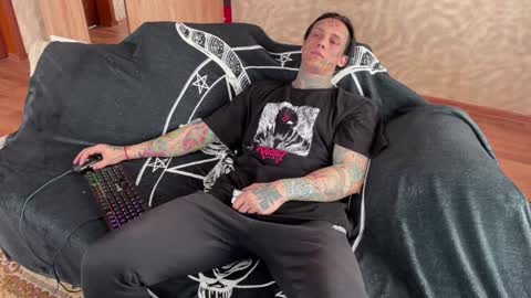 Snapshot of tommy__gun_ chatting on 02.02.25 Tommy and Katana online show from 02.02.25