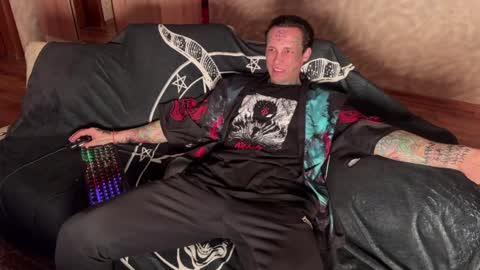 Snapshot of tommy__gun_ chatting on 02.02.25 Tommy and Katana online show from 02.02.25