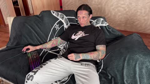 Snapshot of tommy__gun_ chatting on 02.04.25 Tommy and Katana online show from 02.04.25