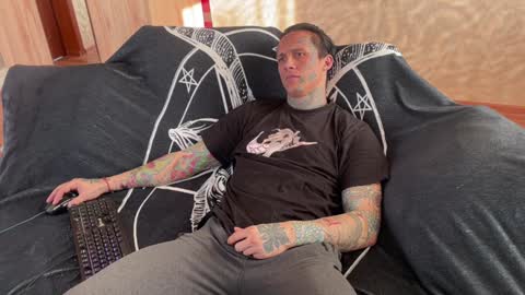 Snapshot of tommy__gun_ chatting on 02.05.25 Tommy and Katana online show from 02.05.25