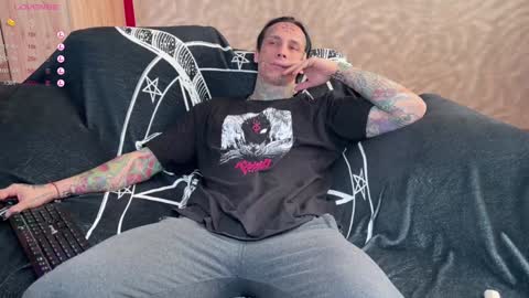 Snapshot of tommy__gun_ chatting on 02.08.25 Tommy and Katana online show from 02.08.25