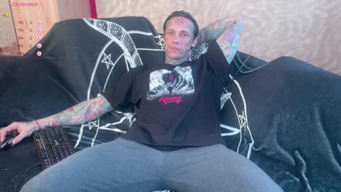 Snapshot of tommy__gun_ chatting on 02.08.25 Tommy and Katana online show from 02.08.25