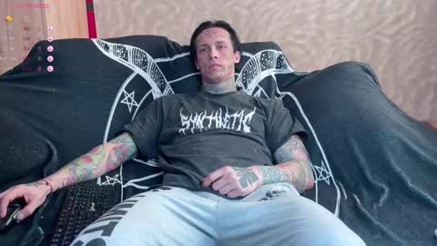 Snapshot of tommy__gun_ chatting on 02.20.25 Tommy and Katana online show from 02.20.25