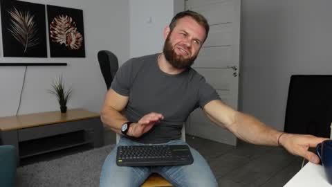  tommy burnzzz  online show from 10.08.25