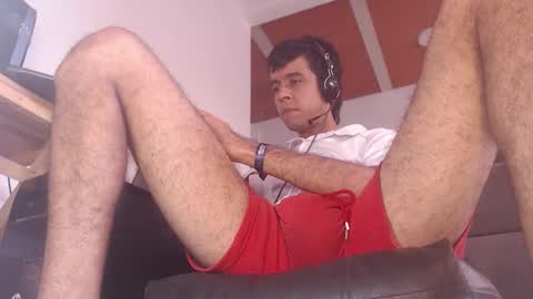   Thomas    online show from 11.25.25