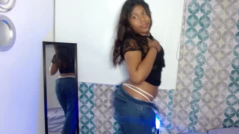 Snapshot of tommyandthalia chatting on 02.22.25 tommyandthalia online show from 02.22.25