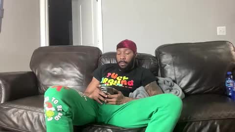 Snapshot of tommydabody chatting on 12.15.25 tommydabody online show from 12.15.25