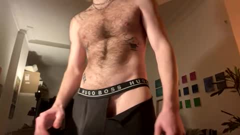 Snapshot of tommyg6420 chatting on 10.27.25 First Show ever 3 online show from 10.27.25