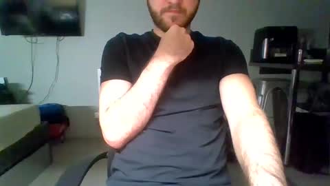 Snapshot of tompe00 chatting on 12.23.24 Tom online show from 12.23.24