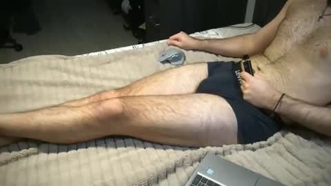 Snapshot of tompe00 chatting on 01.01.25 Tom online show from 01.01.25