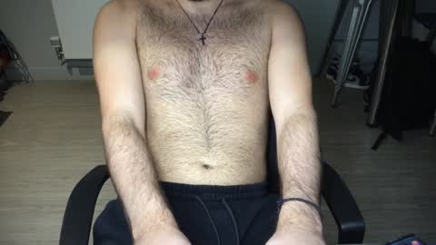 Snapshot of tompe00 chatting on 01.04.25 Tom online show from 01.04.25