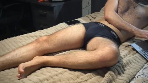 Snapshot of tompe00 chatting on 01.08.25 Tom online show from 01.08.25