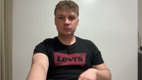 Snapshot of tomsky2703 chatting on 04.14.26 tomsky2703 online show from 04.14.26