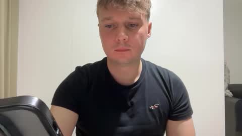 Snapshot of tomsky2703 chatting on 04.16.26 tomsky2703 online show from 04.16.26