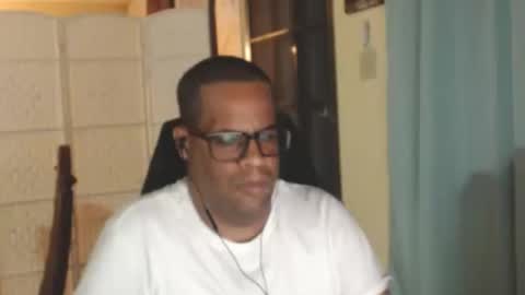 Snapshot of toni2814 chatting on 05.13.26 Antonio online show from 05.13.26