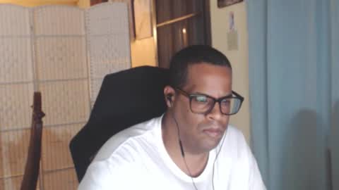 Snapshot of toni2814 chatting on 05.24.26 Antonio online show from 05.24.26