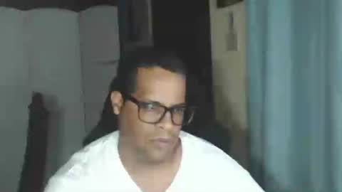 Snapshot of toni2814 chatting on 06.11.26 Antonio online show from 06.11.26