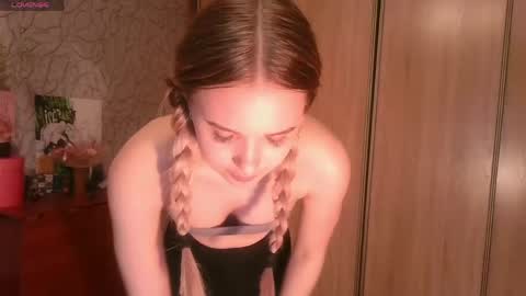Snapshot of toni_pittmann chatting on 05.27.26 toni_pittmann online show from 05.27.26