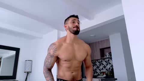 tony muscle1 online show from 11.28.25
