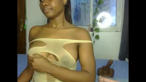 tonya tash7 online show from 09.26.25