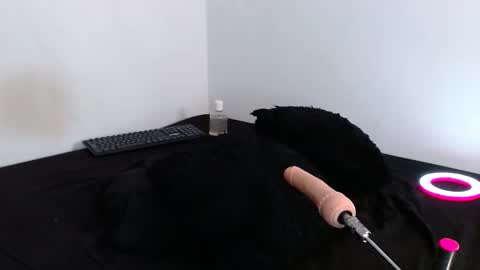 Snapshot of tonycollins_ chatting on 12.22.25 Tony online show from 12.22.25