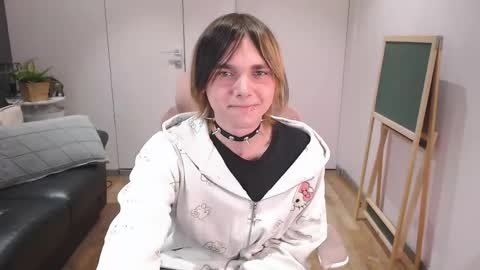 Snapshot of too_silly_ chatting on 05.12.26 too_silly_ online show from 05.12.26