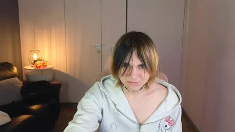 Snapshot of too_silly_ chatting on 05.26.26 too_silly_ online show from 05.26.26