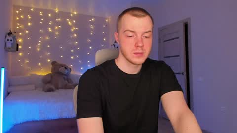 Snapshot of toohornyserj chatting on 12.08.24 toohornyserj online show from 12.08.24