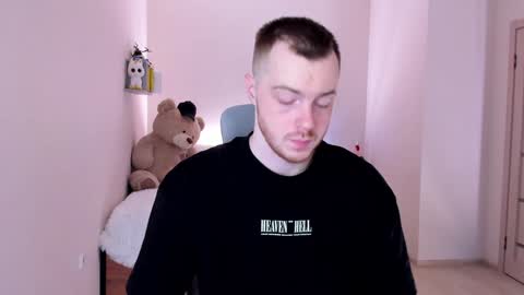 Snapshot of toohornyserj chatting on 01.11.25 toohornyserj online show from 01.11.25