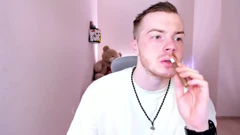 Snapshot of toohornyserj chatting on 02.20.25 toohornyserj online show from 02.20.25