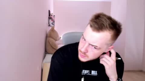 Snapshot of toohornyserj chatting on 03.11.25 toohornyserj online show from 03.11.25