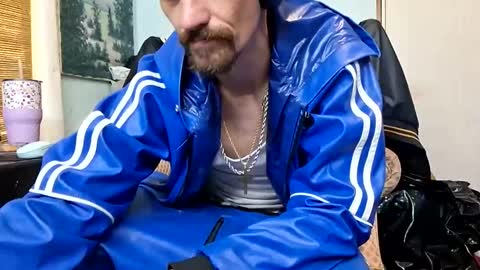 Snapshot of topdogintraining93 chatting on 04.22.26 SagMeOreduceMe online show from 04.22.26