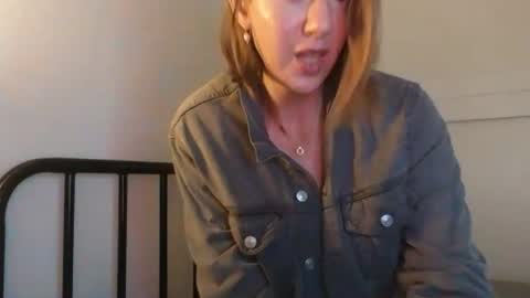 Snapshot of topsywilde chatting on 06.22.26 Topsy online show from 06.22.26