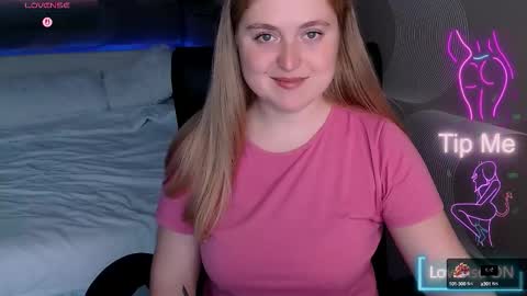 Snapshot of tori_blond chatting on 09.27.25 tori_blond online show from 09.27.25