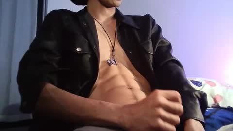 Enzo Moretti online show from 12.23.25