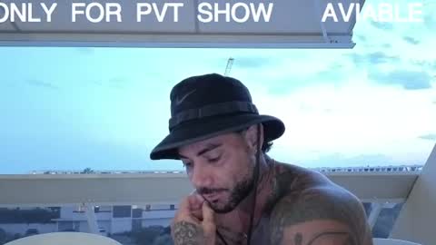 Snapshot of toro_arrapato chatting on 08.01.26 toro_arrapato online show from 08.01.26
