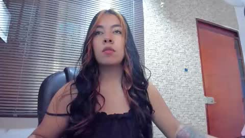 Snapshot of torres_karla chatting on 11.13.25 karla online show from 11.13.25