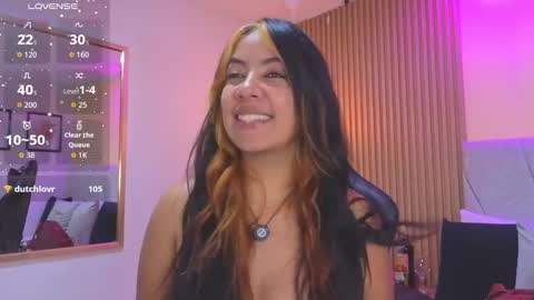 Snapshot of torres_karla chatting on 11.28.25 karla online show from 11.28.25