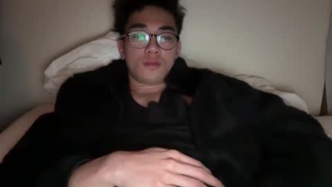 Snapshot of toshikaro0 chatting on 12.27.24 Karo online show from 12.27.24