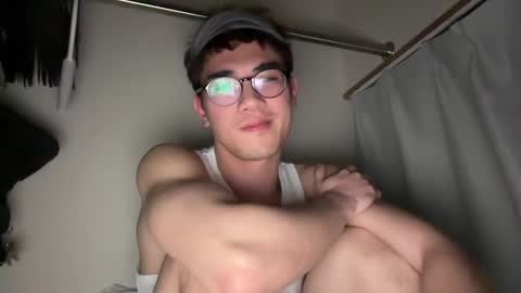 Snapshot of toshikaro0 chatting on 02.11.25 Karo online show from 02.11.25