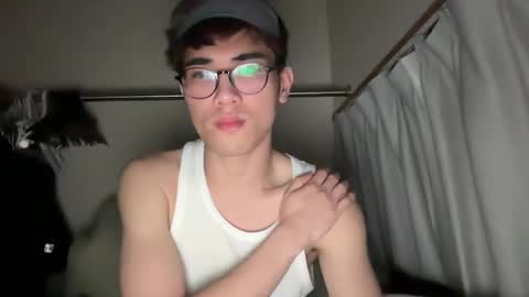 Snapshot of toshikaro0 chatting on 03.08.25 Karo online show from 03.08.25