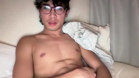 Snapshot of toshikaro0 chatting on 12.04.25 Karo online show from 12.04.25