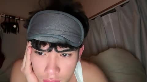 Snapshot of toshikaro0 chatting on 12.21.25 Karo online show from 12.21.25