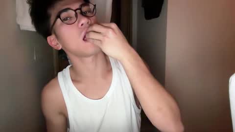 Snapshot of toshikaro0 chatting on 02.22.26 Karo online show from 02.22.26