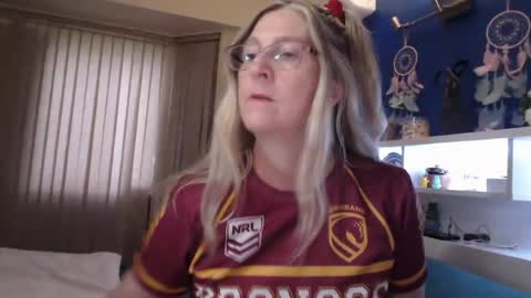 Snapshot of total_aussie_milfs chatting on 05.27.26 Milly online show from 05.27.26