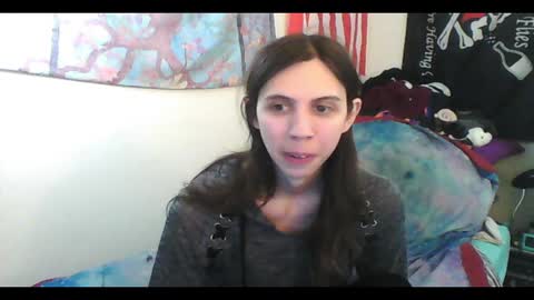 Snapshot of totalfuckingadorable chatting on 01.04.25 Luna online show from 01.04.25