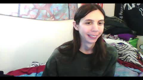 Snapshot of totalfuckingadorable chatting on 01.20.25 Luna online show from 01.20.25